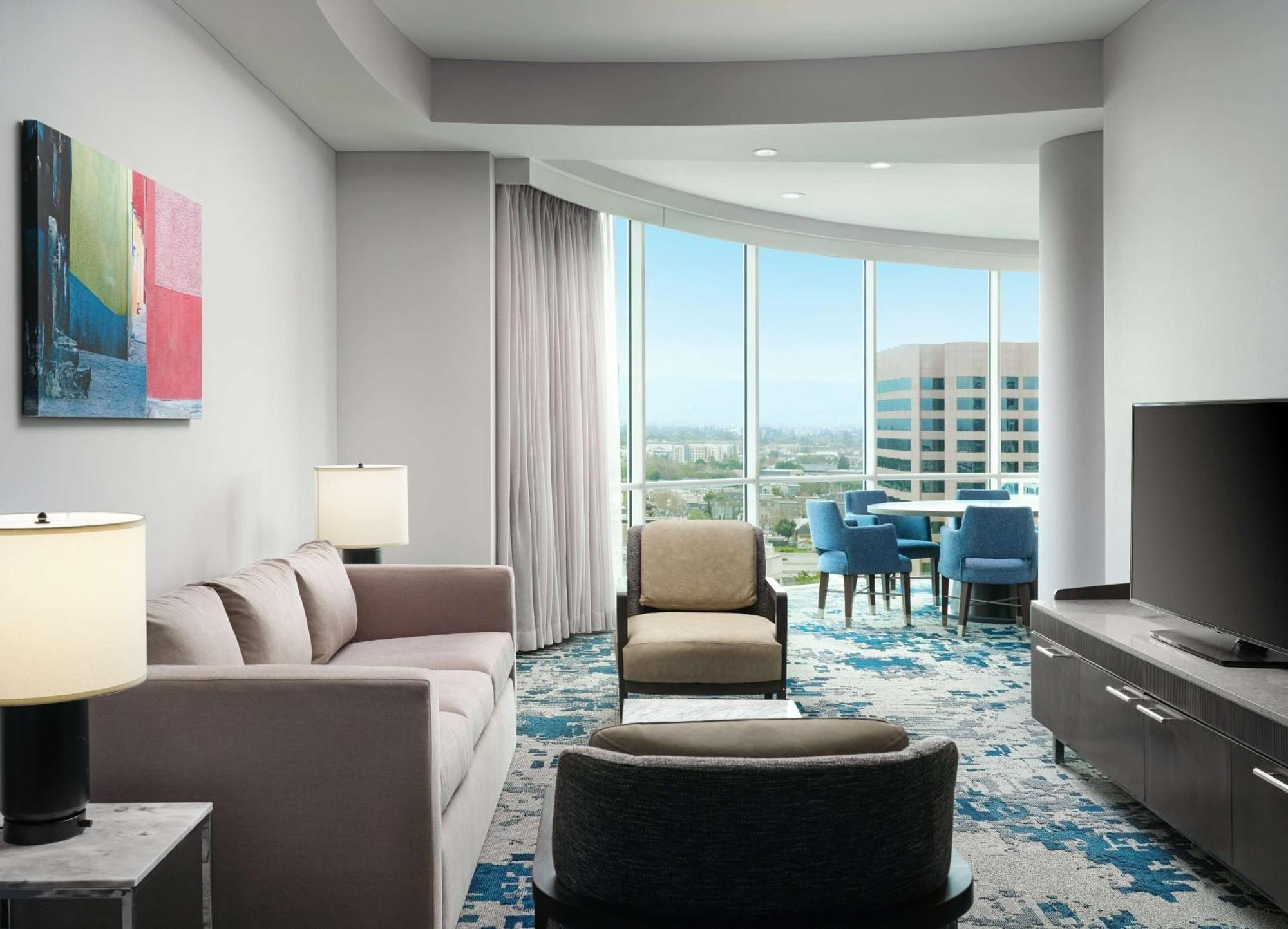 Hilton 4*